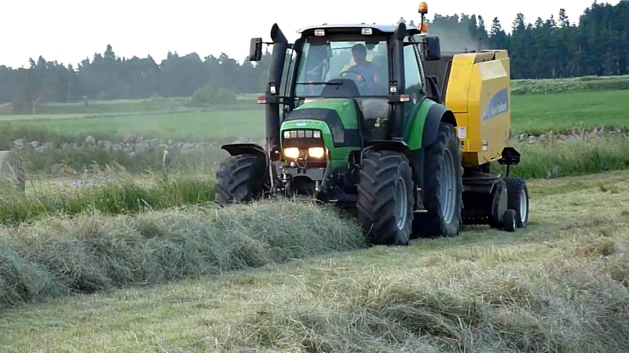 Foin avec Deutz Fahr M610 et New Holland BR7060