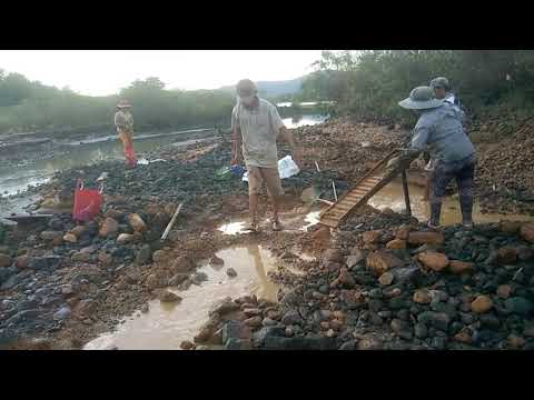 Video Xem cận cảnh- người dân ,phú yên, đãi vàng....? - youtube