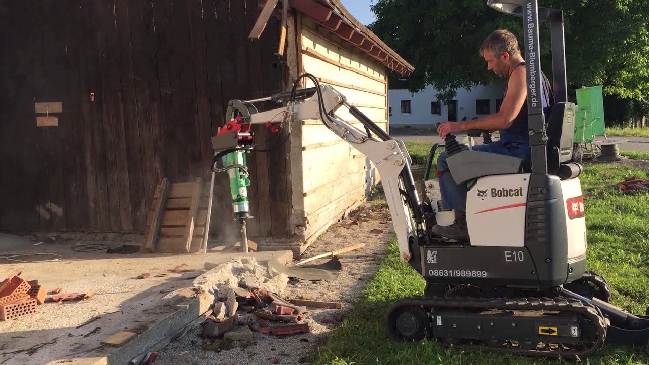 Bobcat E10 mit Montabert Hammer