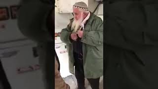 Amca yürüyen tekel bayii :))