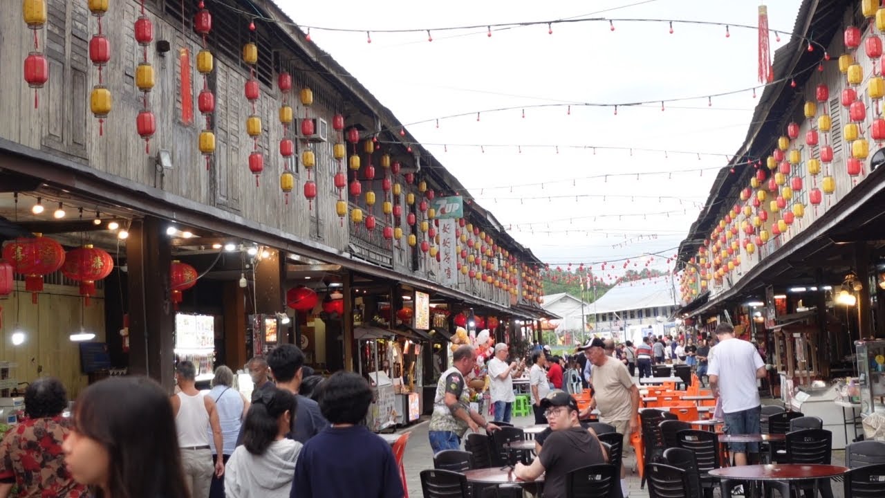 Siniawan Night Market!!A Must-Visit If You're Near Kuching!