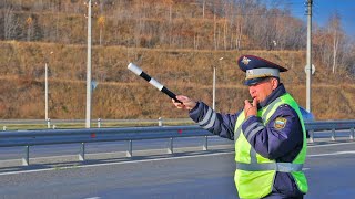 Гаишники шкурят авто перегонщиков без номеров из Владивостока за недействительный ЭПТС