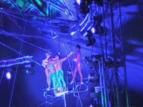 flying neves - trapeze act (holland-2010 Jungle Fa...