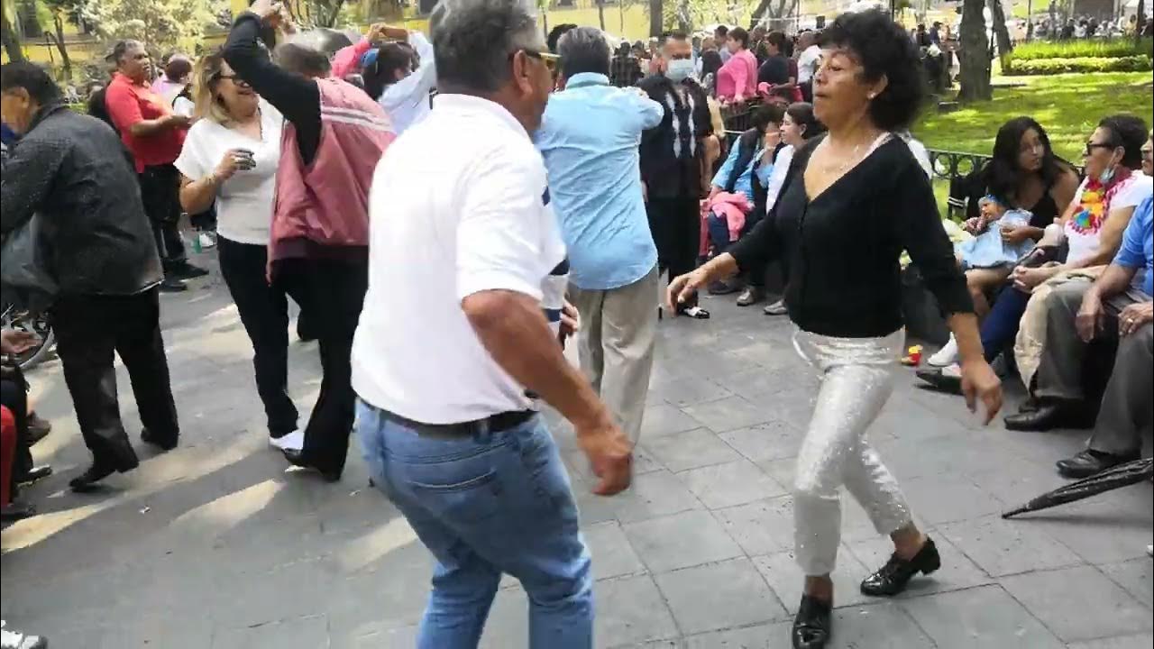 Baile en Santa María la Ribera 23Octubre202208 sin derechos de autor