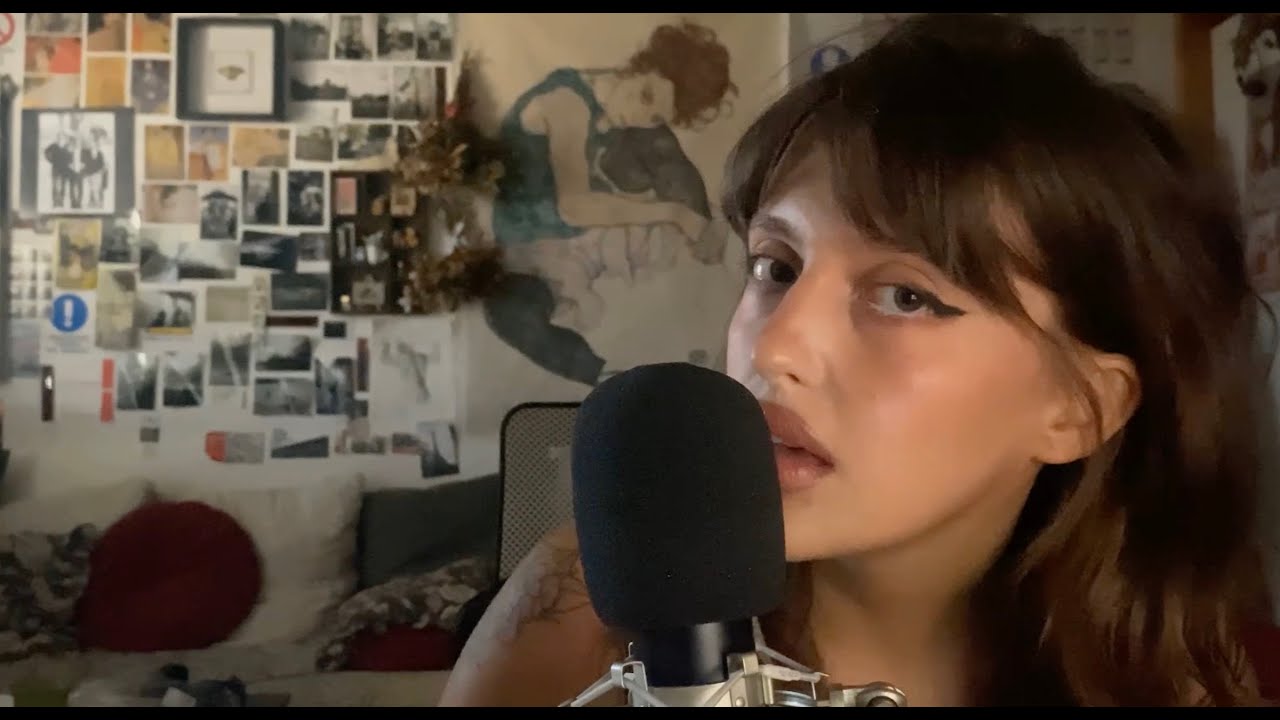 ASMR WHISPERING ITA sussurri per farti dormire😴💤vi racconto la mia esperienza scolastica📚