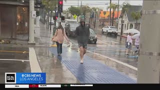 Coastal rain comes down in Manhattan Beach