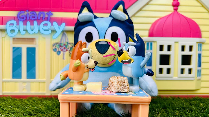 Bluey becomes Giant BLUEY!  | Bluey & Bingo Toys Playtime