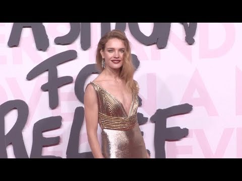 Vídeo: Natalia Vodianova está fazendo um trabalho de caridade em Cannes