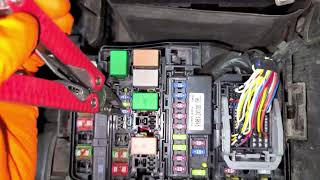 2013 Hyundai Elantra Fusibles de la Luz de Frenos,  la Luz de Frenos no se Apaga Cual Es El Fusible De Las Luces De Freno
