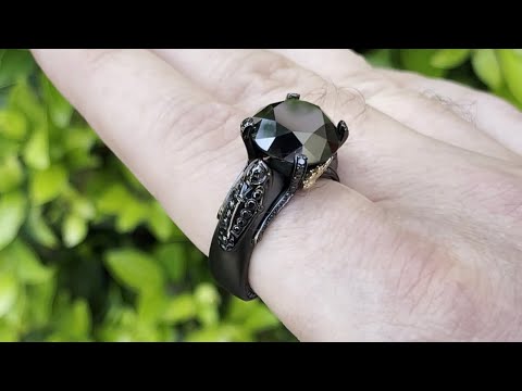 Мое кольцо с чёрным бриллиантом.