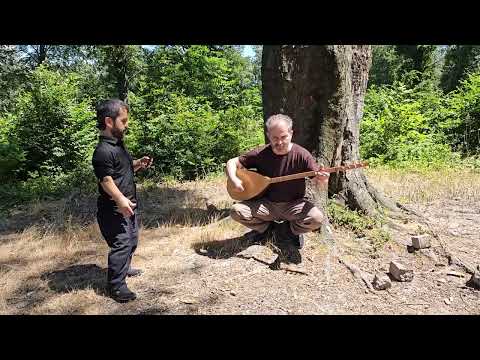 Bağlama ile Ormanda