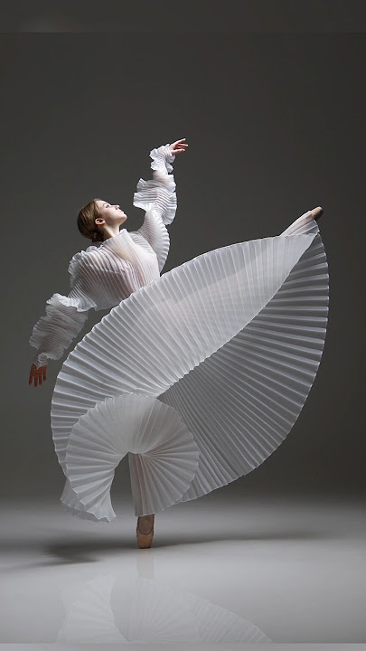 🇺🇦 Model poses for photoshoot📸 Ballet. Model Alina