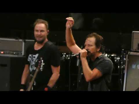Pearl Jam - Rockin in the Free World - Madison Square Garden (September 11, 2022)