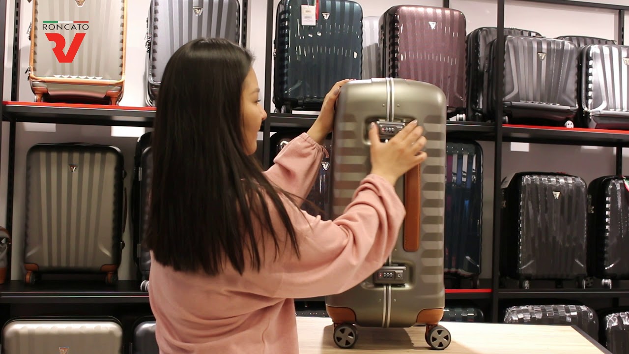 Девушка, путешествие и самый прочный чемодан Uno DLX.Обзор коллекции чемоданов.