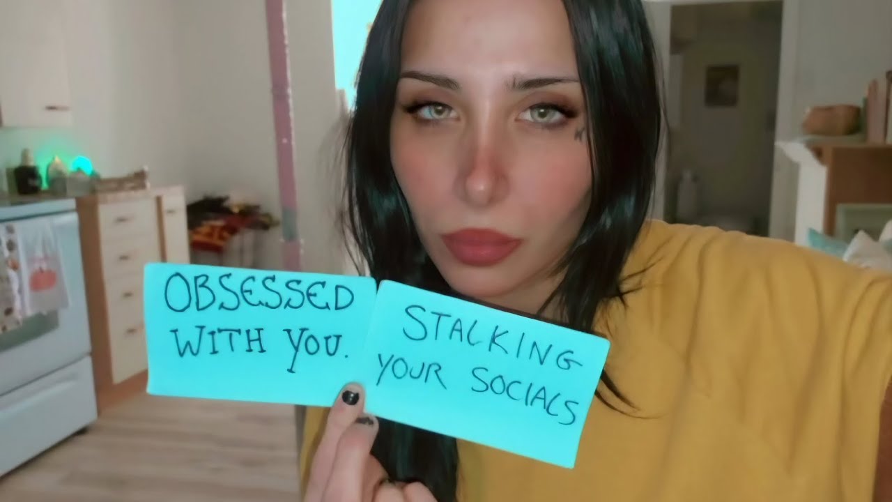 Твой объект обожания так же одержим тобой, как и ты сам. Он делает вид, что ничего не замечает!