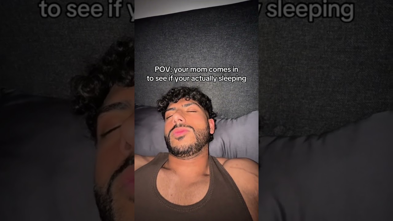 POV: Твоя мама приходит проверить, спишь ли ты 💀