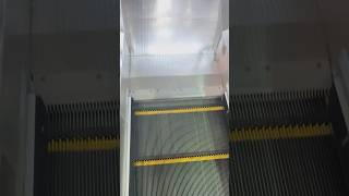 #Bugis Street, #Singapore • SSL Suzhou Shenlong (SELOON) FPL35-800 #Escalator [Up, 1–2]