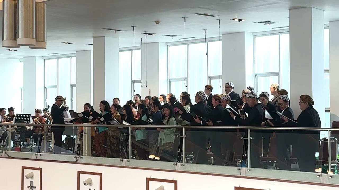 HUT 30TH PAROKI PULOGEBANG | Aku Melayani Tuhan (Misa Keroncong) - Vox Canora Choir