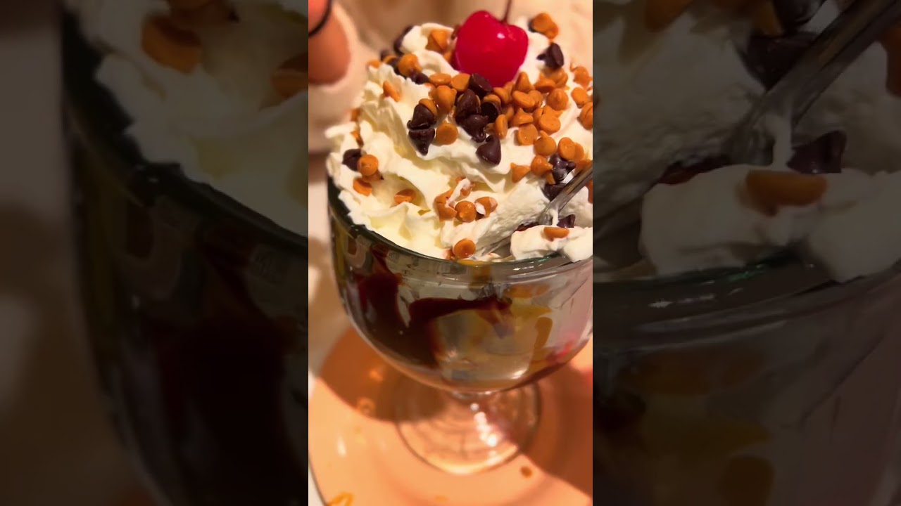 Beaches & Cream Soda Shop at Disney’s Beach Club Resort 🍨🛼