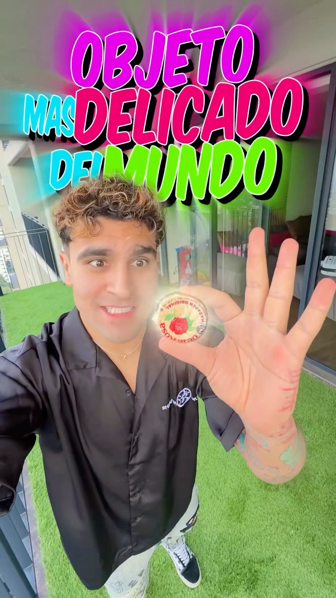 Se rompe solo con tocarlo????