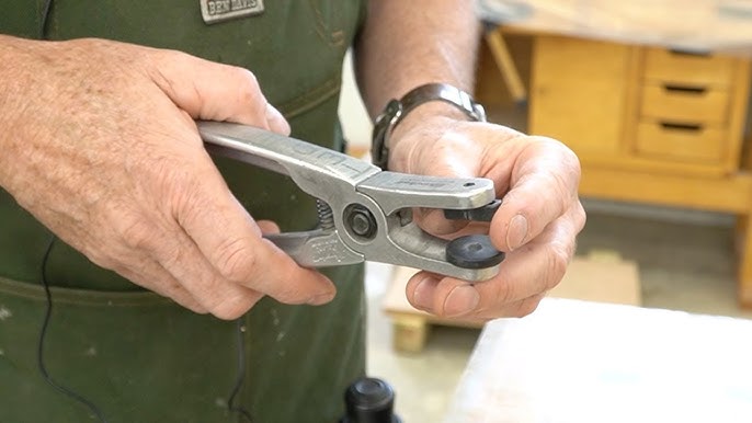 Amazing Stained Glass Running Pliers #stainedglass #glasscutting