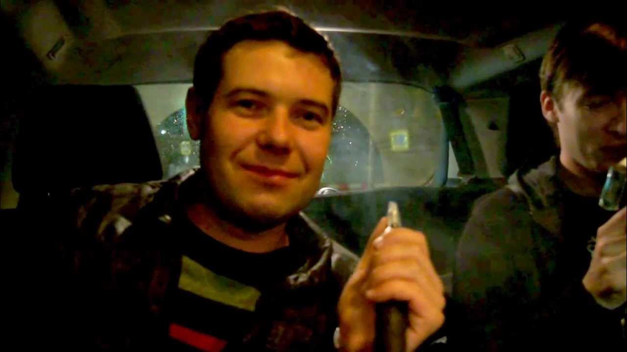 Кальян в машине. Кальян такси. El bomber логотип. Кальян bmw. Кальян такси.