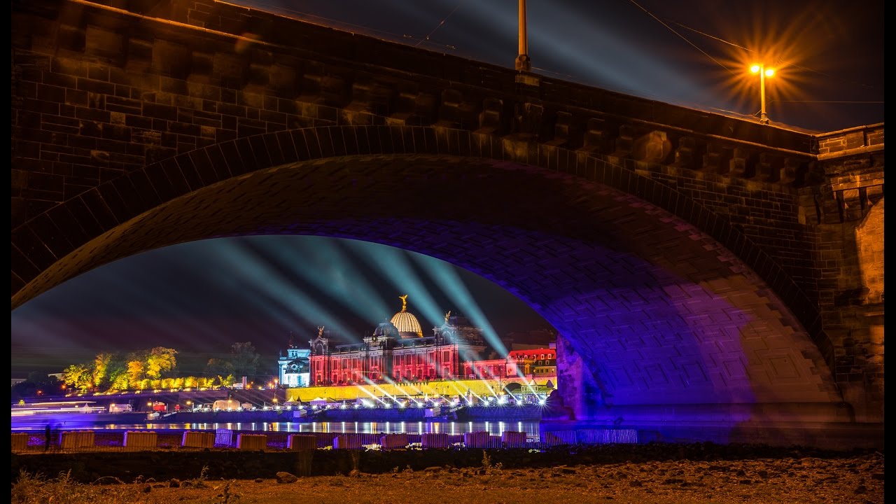 Lichtspiele zum Tag der Deutschen Einheit 2016 in Dresden