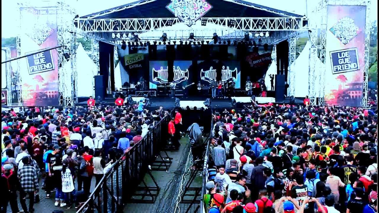 ScimmiaSka Live Bandung Berdanska Reggae Lap Gasibu  Doovi