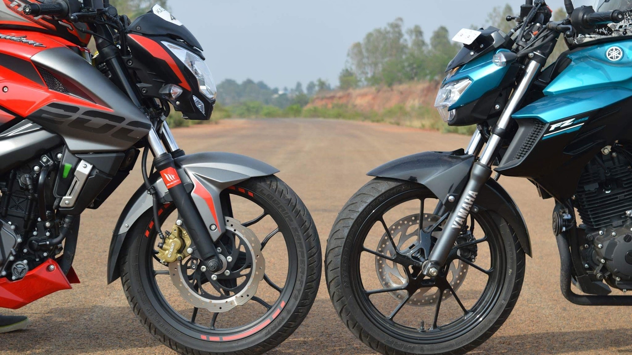 YAMAHA FZ25 VS BAJAJ NS200 (2017)  || EXCLUSIVE DRAG RACE ||