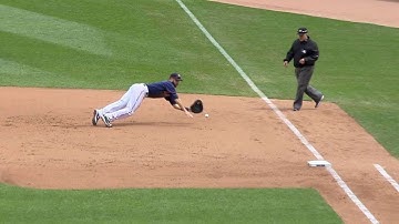 TOR@MIN: Mauer makes a diving stop, steps on the bag