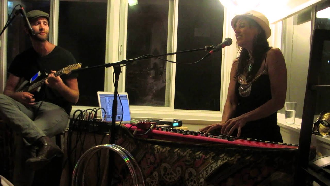 Παρακολούθηση Laura Scarborough & Wesley Goins @ OB House Concert - 8/30/2014 στο YouTube Παρακολούθηση Laura Scarborough & Wesley Goins @ OB House Concert - 8/30/2014 στο YouTube