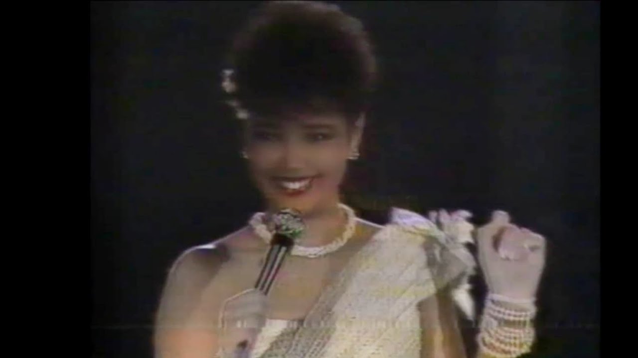 รู้ไปหมด - พุ่มพวง ดวงจันทร์(แสดงสดรายการ พราวแพรววันหยุด)