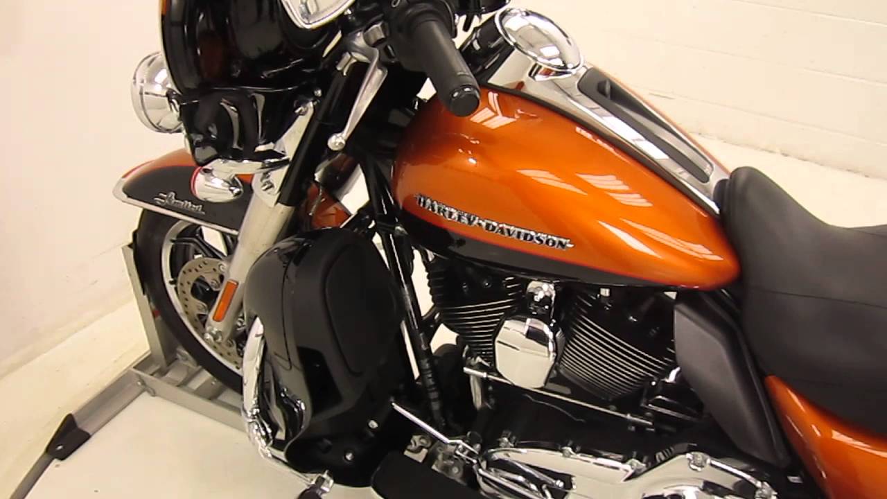 2014 HARLEY DAVIDSON FLHTK ELECTRA GLIDE ULTRA LIMITED @ iMotorsports A1724