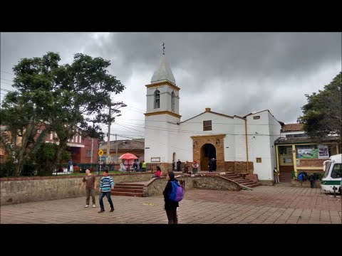 6 Llegando al pueblito de Usme, Bogotá - Colombia. Tour en moto