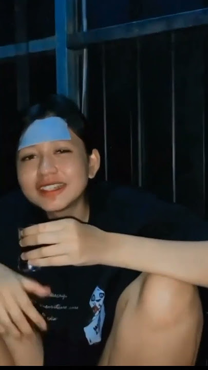 perempuan minum alkohol