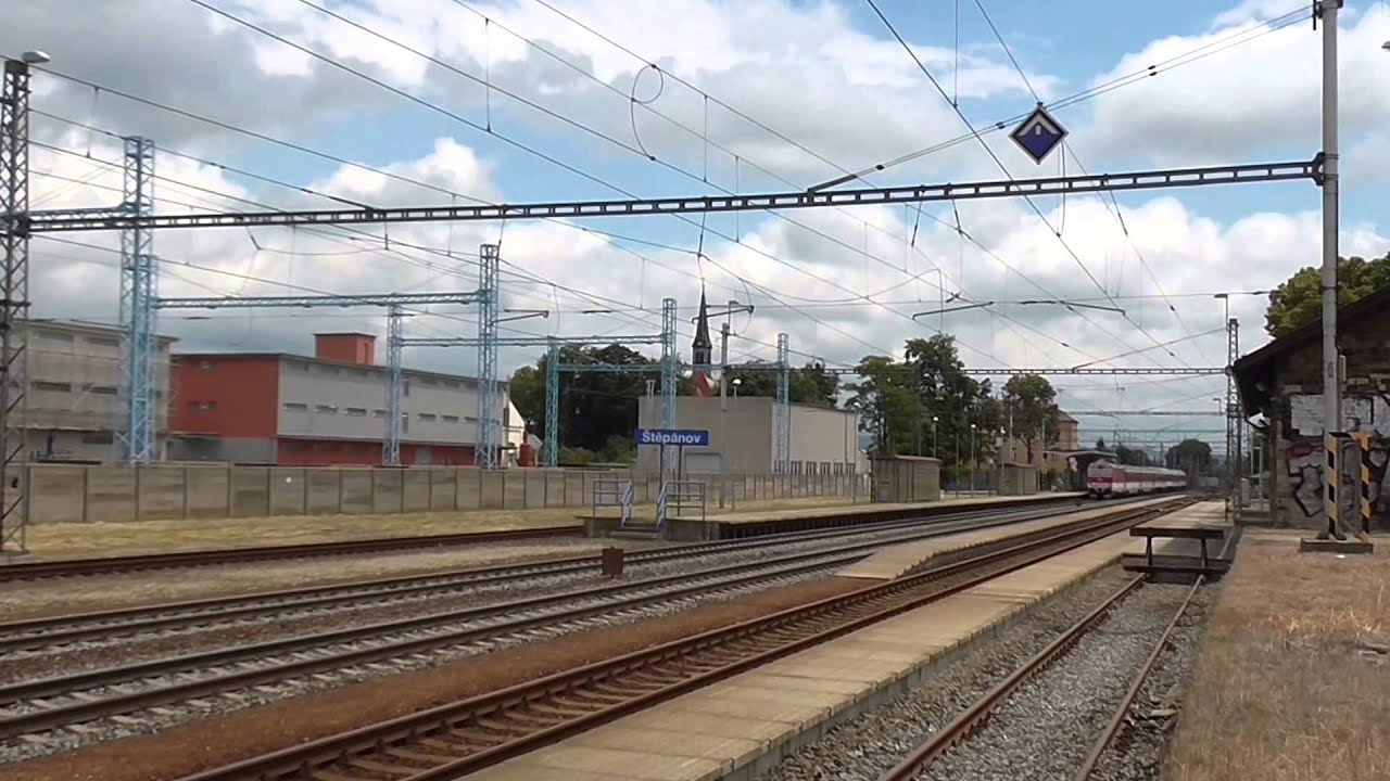 350.002-2 ZSSK na vlaku EC 124 Bečva - Žilina - Olomouc - Praha