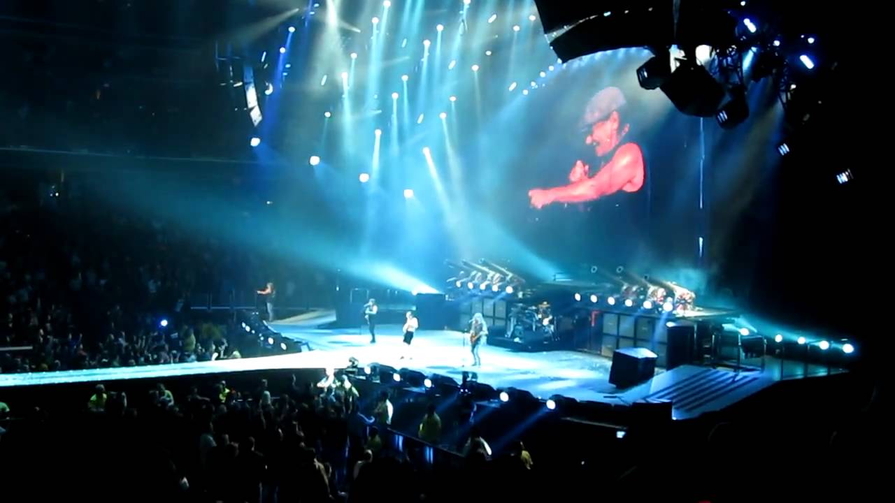 AC/DC 2009 tour For Those About to Rock We Salute You Verizon Center ...