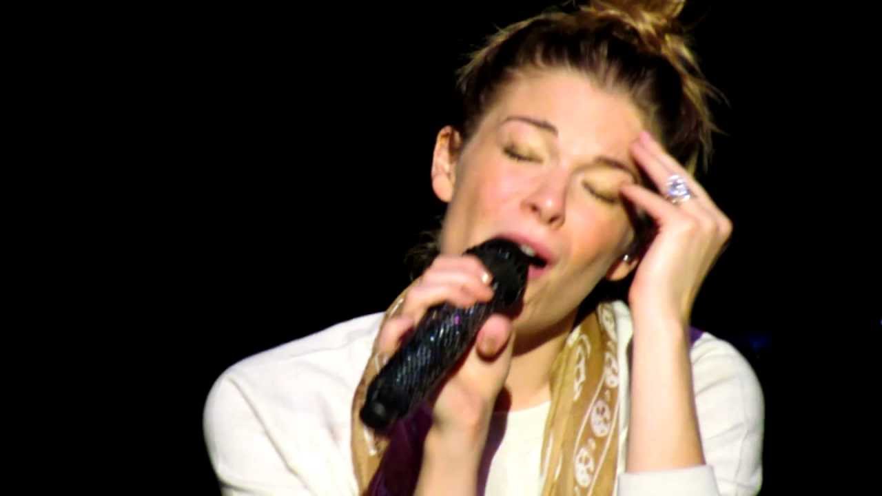 LeAnn Rimes Singing Hallelujah Peabody Auditorium Daytona Beach 
