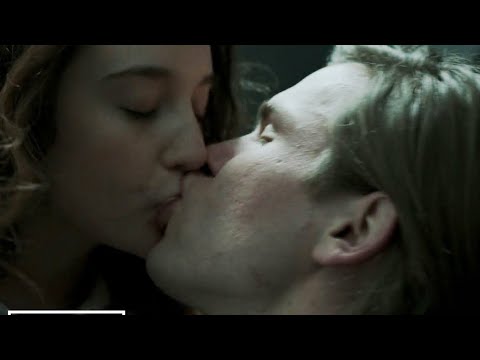 MONEY HEIST (La Casa de Papel) / KISS SCENE in the Toilet - Alison Parker (María Pedraza)