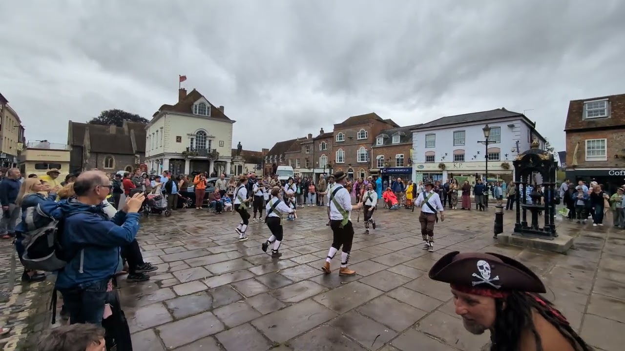 Wallingford Bunkfest - Roots Morris - 'Upton Upon Severn Stick Dance'