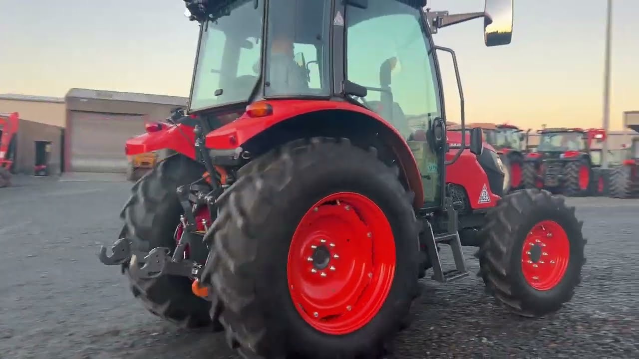 Kubota M4073 Tractor!  🔥 74hp Powerhouse with manual transmission