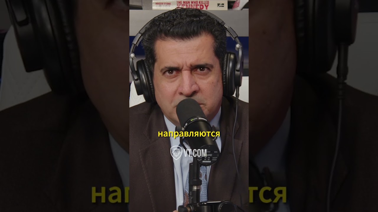 Самолет и вертолет в воздухе: Взрыв и падение в реку!