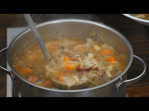 Wideo: Gotowanie kapuśniak według klasycznej receptury