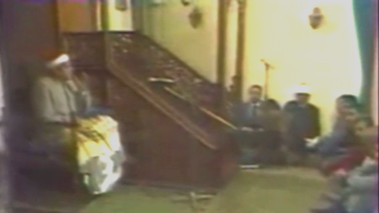 شاهد الشيخ راغب مصطفى غلوش وهو يتألق في فيديو رائع من سورتيّ آل عمران والعلق عام 1984م