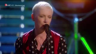 Annie Lennox – I Cover The Waterfront (Live)