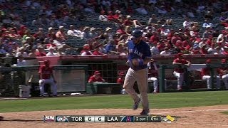 TOR@LAA: Navarro breaks tie with RBI single to left
