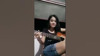 Cewek Cantik Main Gitar Sambil Nyanyi Suara Merdu | Live Terbaru 2020