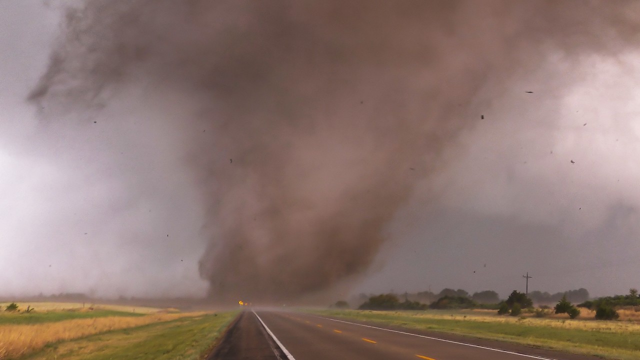 CLOSE RANGE INTERCEPT ON VIOLENT TORNADO IN NEBRASKA! - YouTube