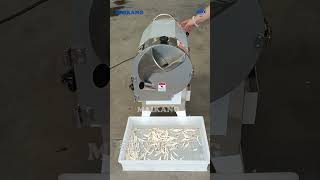 Slice, shred, dice, or cut king oyster mushrooms into strips.