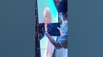 Technicians are demonstrating the front and rear maintenance of the EA1000C3 module#eagerled